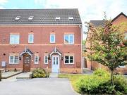4 Bedrooms End terrace house for sale in Smallbridge...