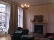 4 Bedrooms Flat for rent in Ashton Road, Glasgow G12