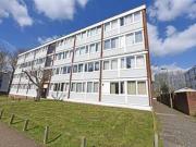 4 Bedrooms Flat for rent in Bordon Walk, London SW15