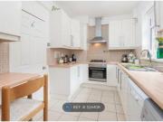 4 Bedrooms Flat for rent in Ealing, London W5