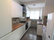 4 Bedrooms Flat for rent in Elliman Avenue, Slough SL2