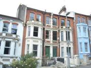 4 Bedrooms Flat for rent in Linton Crescent, Hastings,...