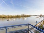 4 Bedrooms Flat for rent in Russell Close, Chiswick W4