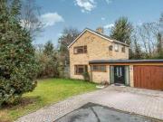 4 Bedrooms for rent in Frobisher Gardens, Guildford GU1