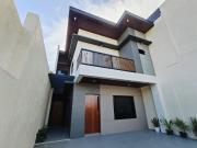 4 Bedrooms House and Lot for Sale in Pilar Village,...