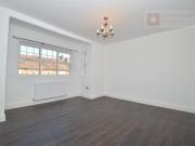 4 Bedrooms Maisonette for rent in Cleveleys Road, Upper...