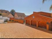 4 bedrooms on the market in glenvista