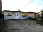 4 Bedrooms Semi detached bungalow for sale in Crouch...