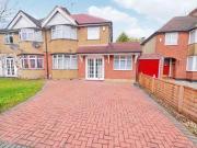 4 Bedrooms Semi detached house for rent in Ashdown Road,...