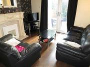 4 Bedrooms Semi detached house for rent in Brentbridge...