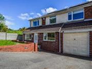 4 Bedrooms Semi detached house for rent in Cock Hill...