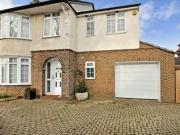 4 Bedrooms Semi detached house for rent in Compton...