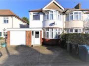 4 Bedrooms Semi detached house for rent in Eastcote...