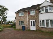 4 Bedrooms Semi detached house for rent in Elms Drive,...
