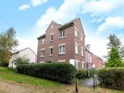 4 Bedrooms Semi detached house for rent in Jennetts...