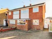 4 Bedrooms Semi detached house for rent in Mead Way,...