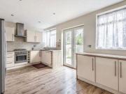 4 Bedrooms Semi detached house for rent in Meadow...