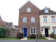 4 Bedrooms Semi detached house for rent in Rowan Way,...