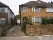 4 Bedrooms Semi detached house for rent in St Stephens...