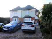 4 Bedrooms Semi detached house for rent in Stockers...
