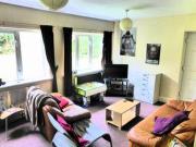 4 Bedrooms Semi detached house for rent in Trenic...
