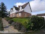 4 Bedrooms Semi detached house for sale in Barton Road,...