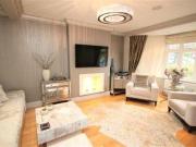 4 Bedrooms Semi detached house for sale in Chandos...