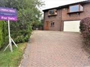 4 Bedrooms Semi detached house for sale in Cranshaw...