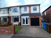 4 Bedrooms Semi detached house for sale in Foulds...