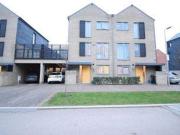 4 Bedrooms Semi detached house for sale in High Chase,...