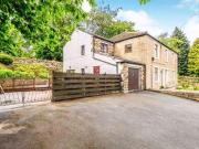 4 Bedrooms Semi detached house for sale in Meltham Mills...