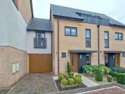 4 Bedrooms Semi detached house for sale in Neath Farm...