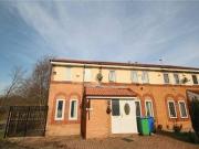 4 Bedrooms Semi detached house for sale in Newbold Moss,...