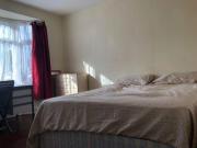 4 Bedrooms Semi detached house for sale in Park View,...