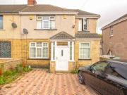 4 Bedrooms Semi detached house for sale in Southmere...