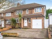 4 Bedrooms Semi detached house for sale in Stuart...