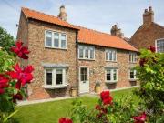 4 Bedrooms Semi detached house for sale in The Village,...