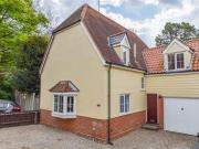 4 Bedrooms Semi detached house for sale in Vicarage...