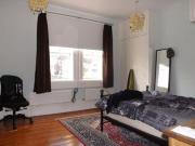 4 Bedrooms Terraced house for rent in Beckhampton Road,...