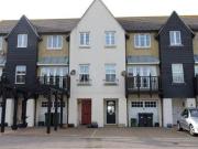 4 Bedrooms Terraced house for rent in Chatham Green,...