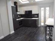 4 Bedrooms Terraced house for rent in Crown Street,...