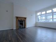 4 Bedrooms Terraced house for rent in Foxley Road,...