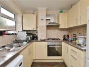 4 Bedrooms Terraced house for rent in Guildford Park...
