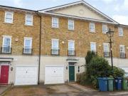 4 Bedrooms Terraced house for rent in Merrivale Square,...