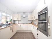 4 Bedrooms Terraced house for rent in Prices Lane,...