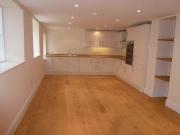 4 Bedrooms Terraced house for rent in Priestlands Lane,...