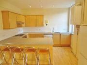 4 Bedrooms Terraced house for rent in Riley Road,...