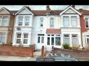 4 Bedrooms Terraced house for rent in Riverdene Road,...