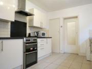 4 Bedrooms Terraced house for rent in Vicarage Road,...