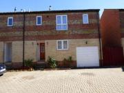 4 Bedrooms Terraced house for rent in Wisley Avenue,...